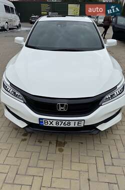 Седан Honda Accord 2015 в 