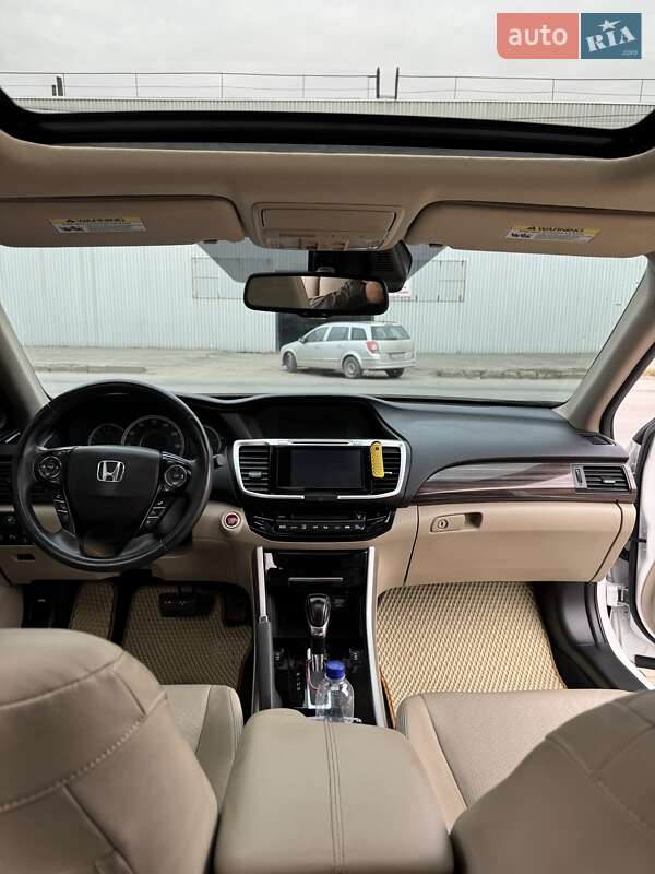 Седан Honda Accord 2015 в Хмельницком