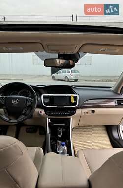 Седан Honda Accord 2015 в 