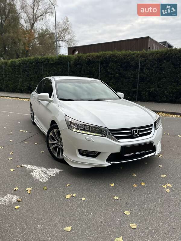 Седан Honda Accord 2013 в Києві