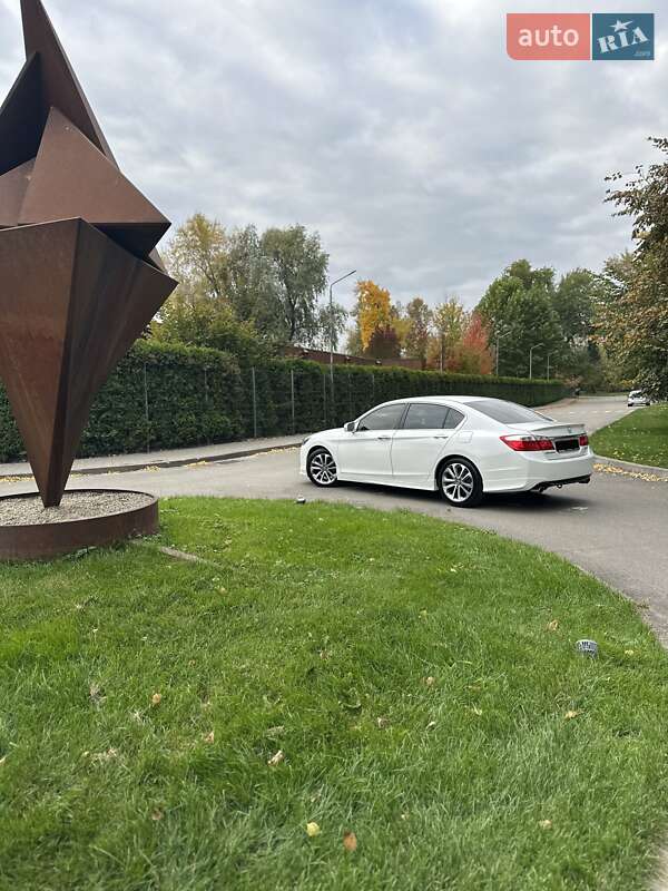 Седан Honda Accord 2013 в Києві