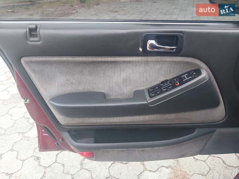 Седан Honda Accord 1993 в Дубні фото 15 Седан Honda Accord 1993 в Дубні