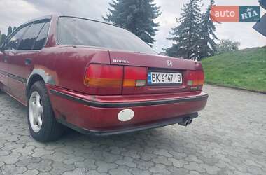 Седан Honda Accord 1993 в 