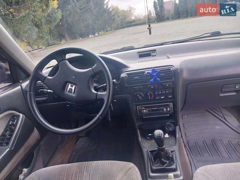 Седан Honda Accord 1993 в Дубні фото 41 Седан Honda Accord 1993 в Дубні