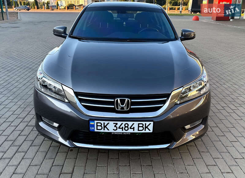 Седан Honda Accord 2013 в Ірпені