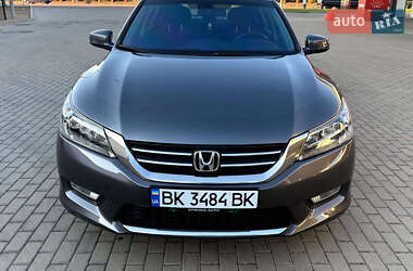 Седан Honda Accord 2013 в 