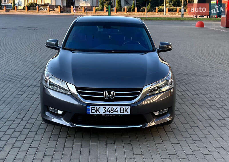 Седан Honda Accord 2013 в Ірпені