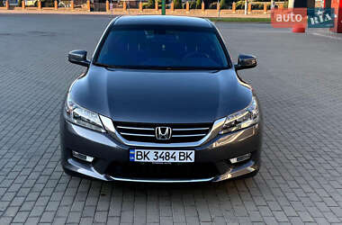 Седан Honda Accord 2013 в 