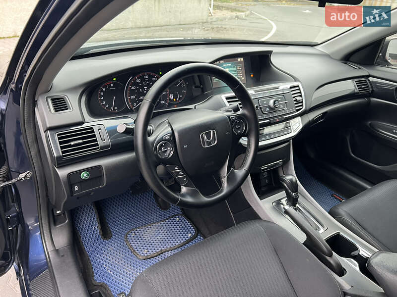 Седан Honda Accord 2013 в Виннице