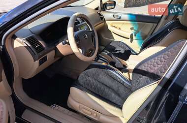 Седан Honda Accord 2004 в 