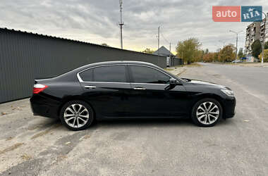 Седан Honda Accord 2013 в 