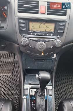 Универсал Honda Accord 2004 в 