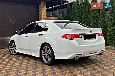 Седан Honda Accord 2012 в 