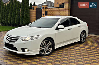 Седан Honda Accord 2012 в 