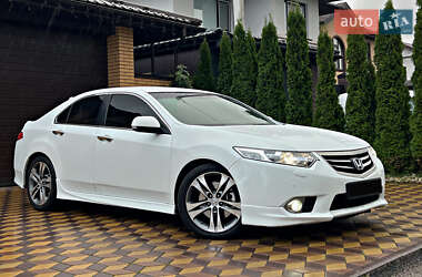 Седан Honda Accord 2012 в 