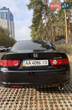 Седан Honda Accord 2006 в  фото 2 Седан Honda Accord 2006 в