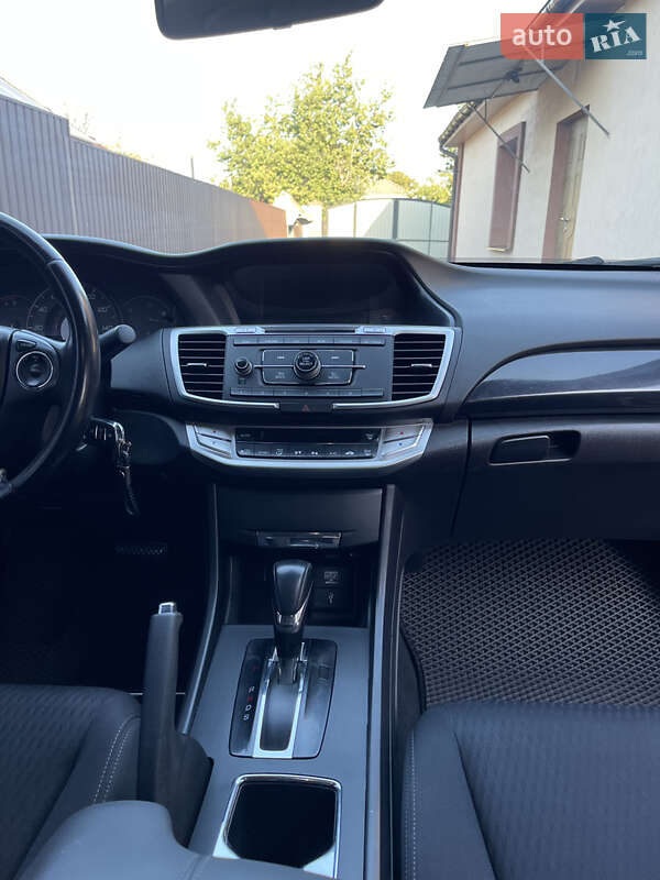 Седан Honda Accord 2013 в Тульчине