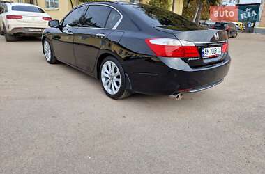 Седан Honda Accord 2013 в 