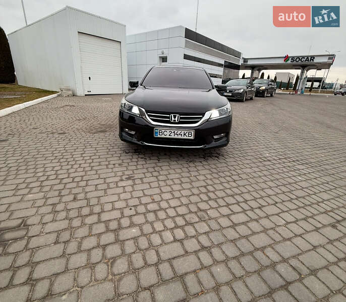 Седан Honda Accord 2015 в Львові