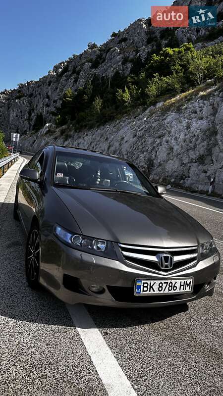 Седан Honda Accord 2007 в  фото Седан Honda Accord 2007 в