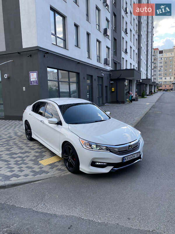 Седан Honda Accord 2016 в Киеве