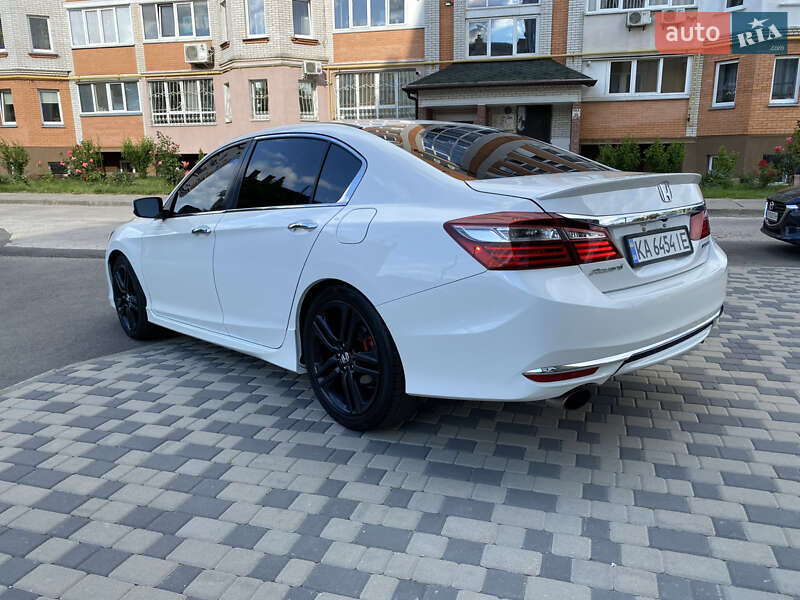 Седан Honda Accord 2016 в Киеве