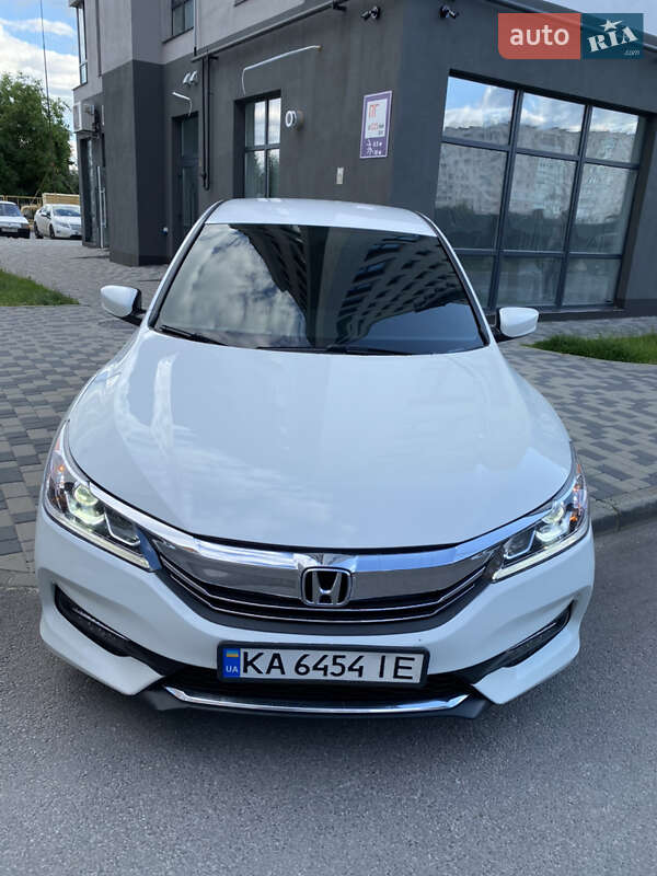Седан Honda Accord 2016 в Киеве