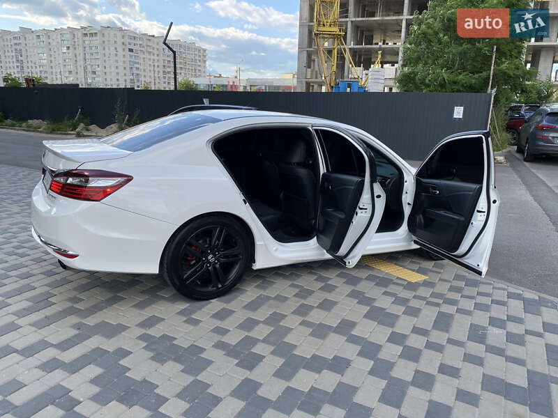 Седан Honda Accord 2016 в Киеве