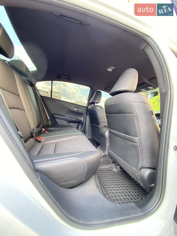 Седан Honda Accord 2016 в Киеве