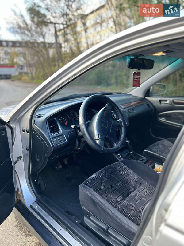 Седан Honda Accord 2000 в Черновцах фото 18 Седан Honda Accord 2000 в Черновцах