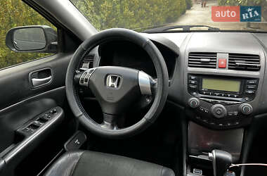 Седан Honda Accord 2004 в  фото 8 Седан Honda Accord 2004 в