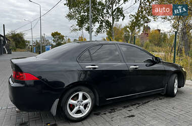 Седан Honda Accord 2004 в  фото 4 Седан Honda Accord 2004 в