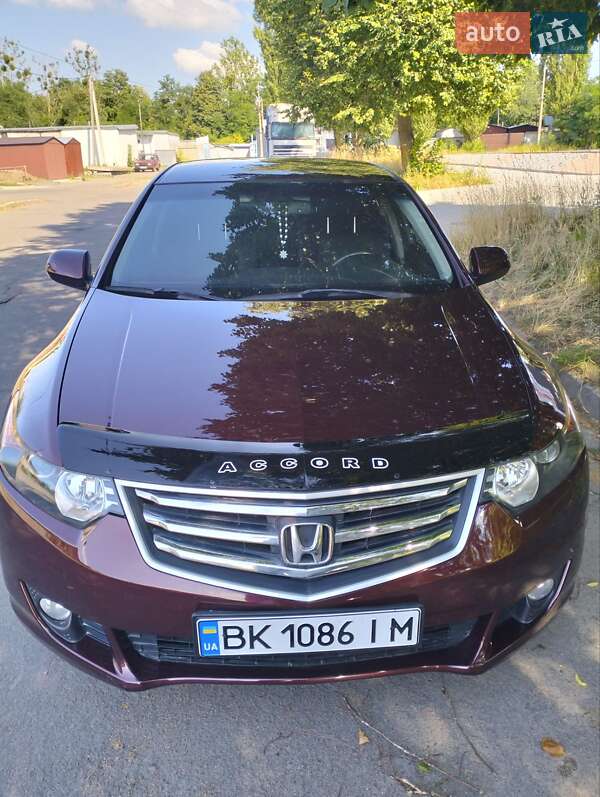 Седан Honda Accord 2010 в Ровно