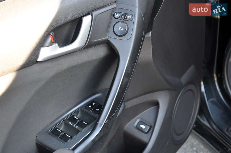 Седан Honda Accord 2012 в Киеве фото 23 Седан Honda Accord 2012 в Киеве