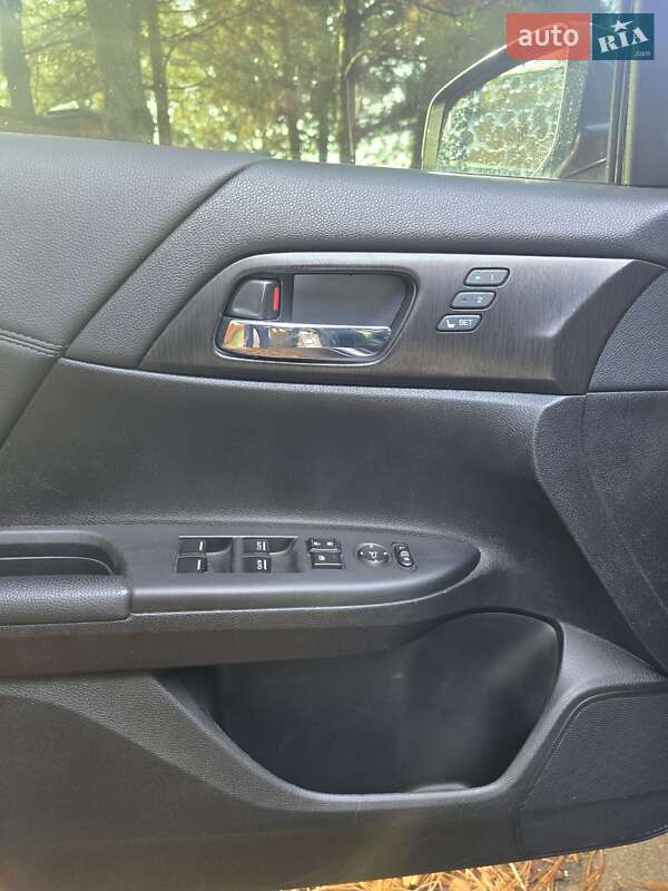 Седан Honda Accord 2015 в Дніпрі