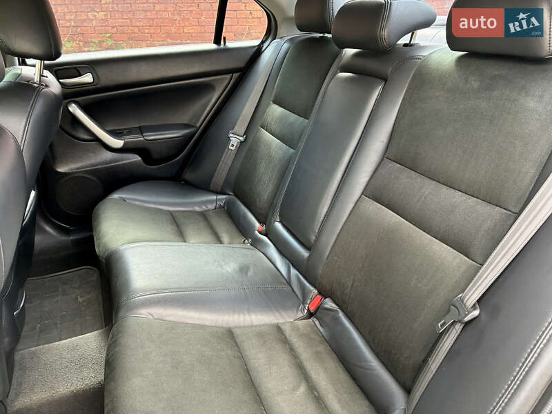 Седан Honda Accord 2004 в Києві