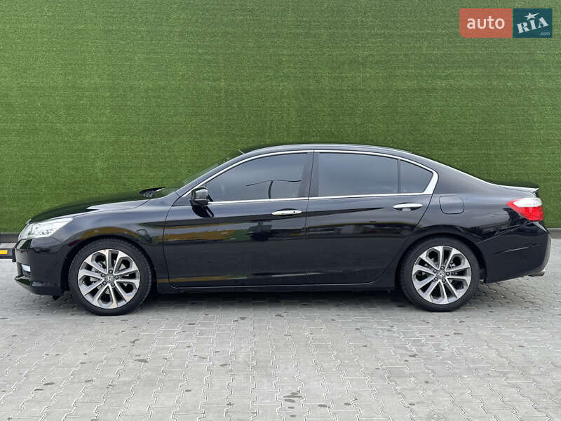 Седан Honda Accord 2013 в Києві
