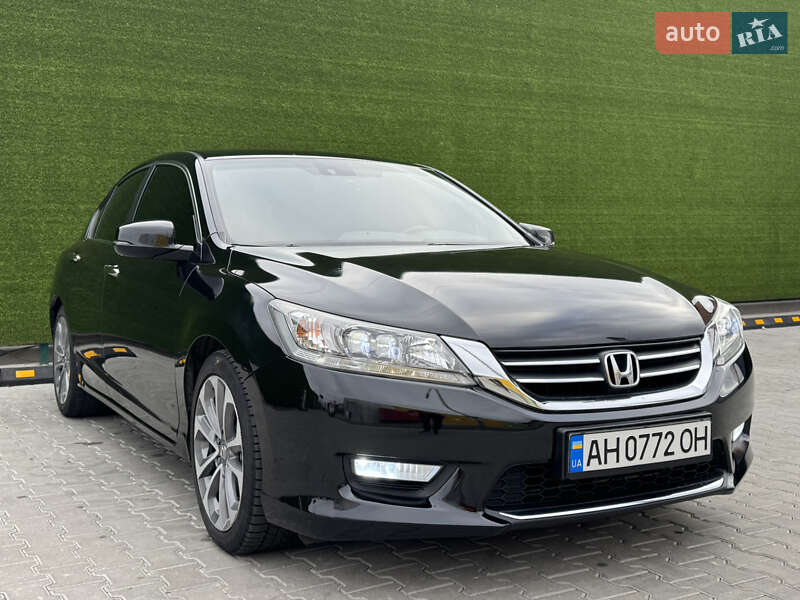 Седан Honda Accord 2013 в Києві