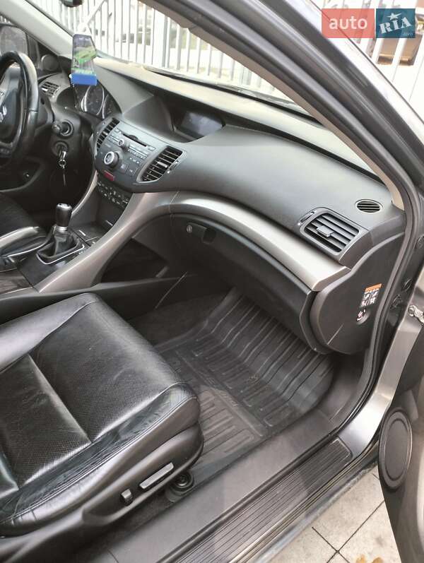 Седан Honda Accord 2010 в Киеве