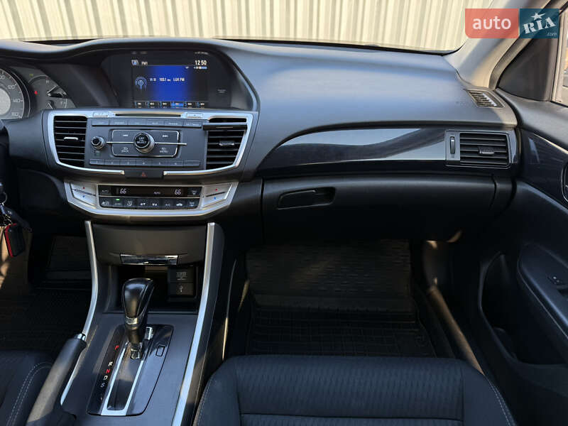 Седан Honda Accord 2015 в Киеве