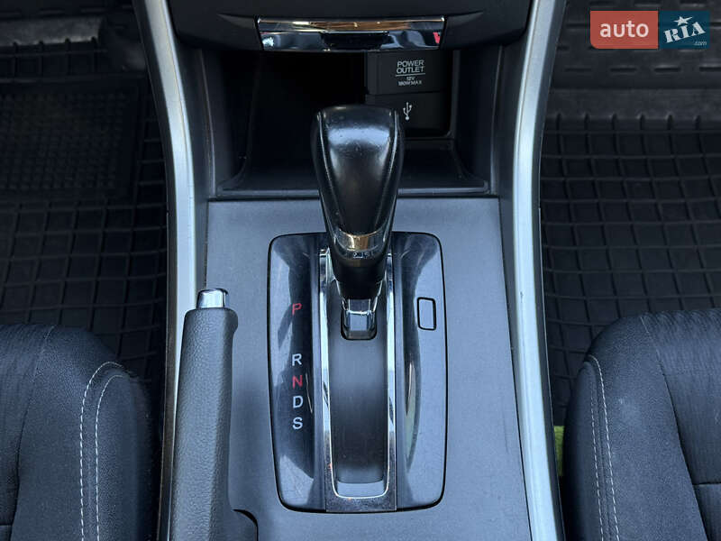 Седан Honda Accord 2015 в Киеве