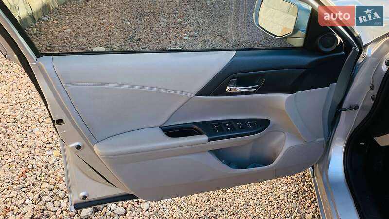 Седан Honda Accord 2013 в Одессе