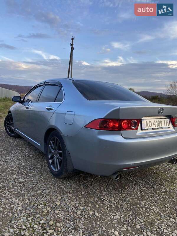 Седан Honda Accord 2004 в Ужгороде