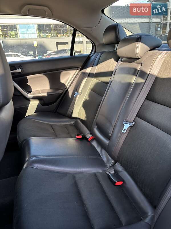 Седан Honda Accord 2004 в Києві