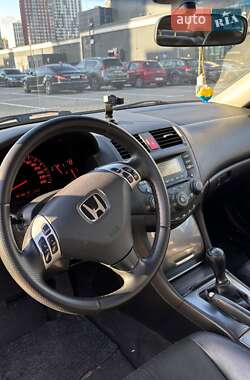 Седан Honda Accord 2004 в Киеве