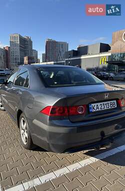 Седан Honda Accord 2004 в Киеве