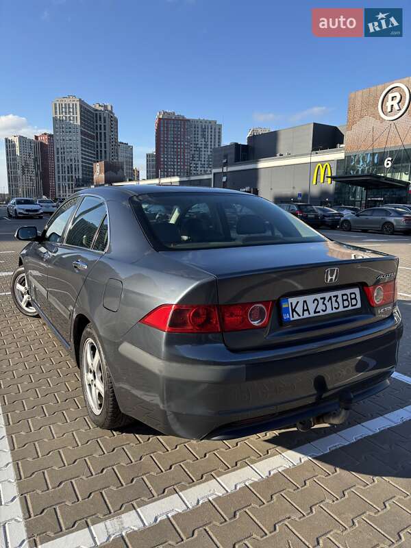 Седан Honda Accord 2004 в Києві