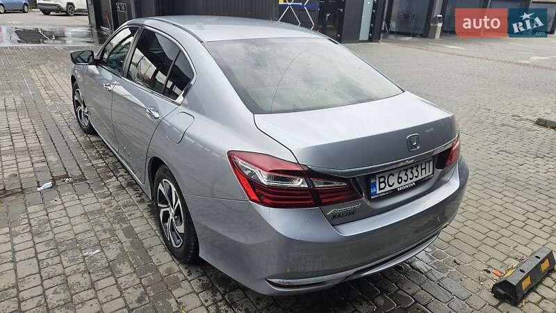 Седан Honda Accord 2016 в Львове