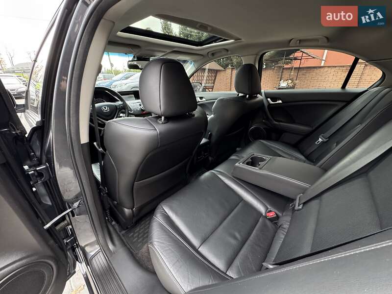 Седан Honda Accord 2012 в Виннице