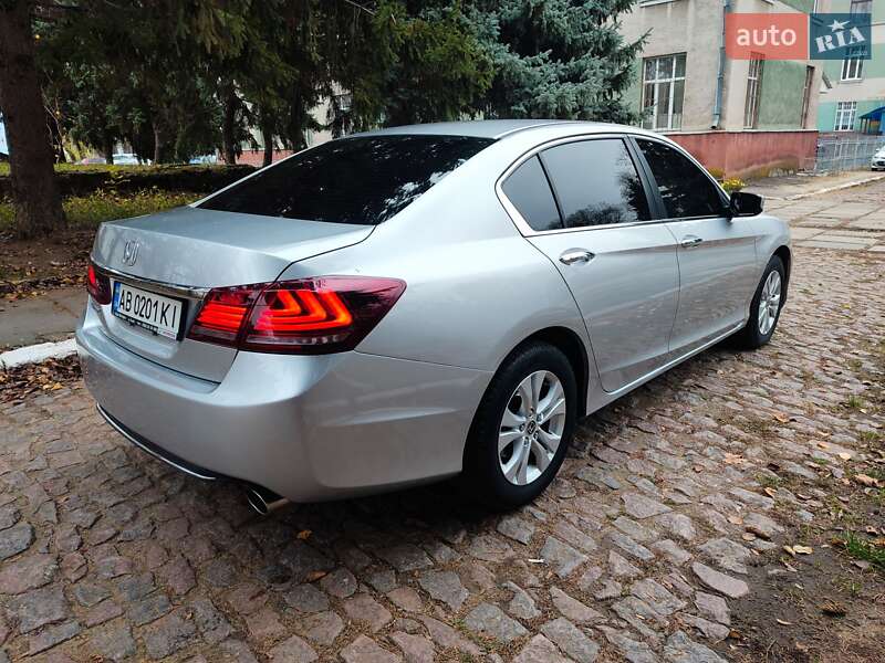 Седан Honda Accord 2013 в Тульчине